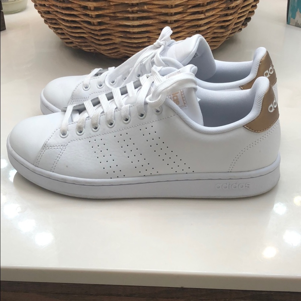 Adidas advantage cloud foam tennis shoes